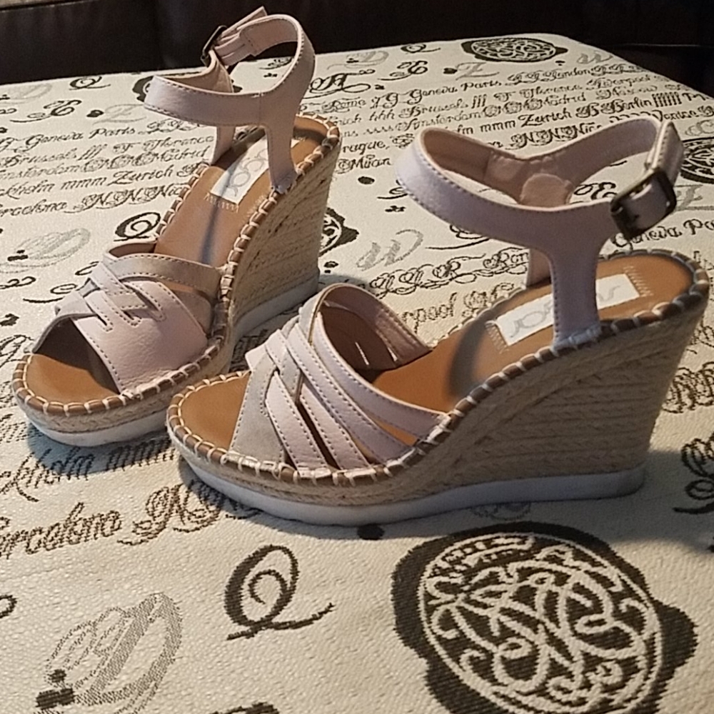 Rose pink wedges